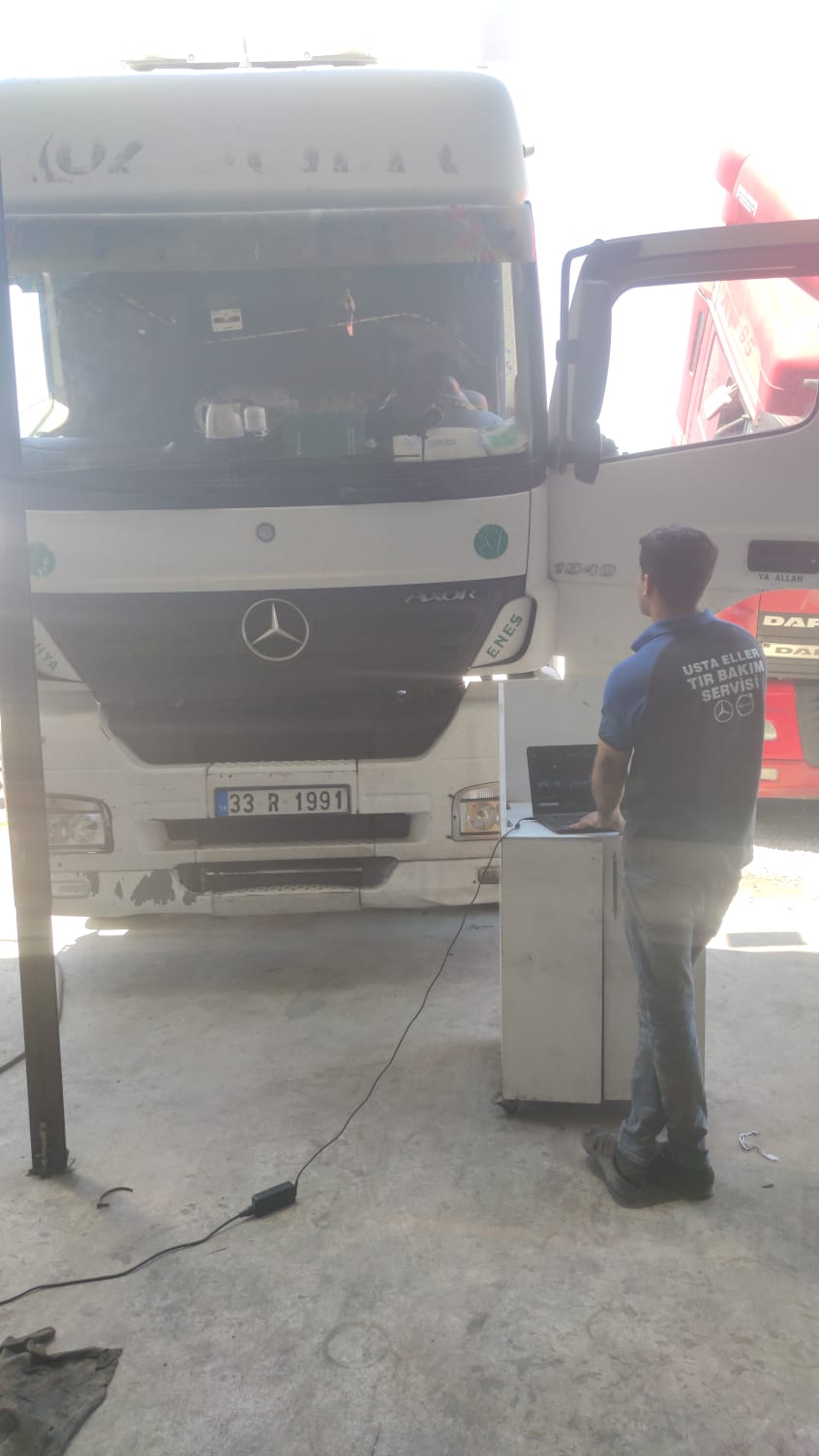 Usta Eller Tır Bakım Servisi